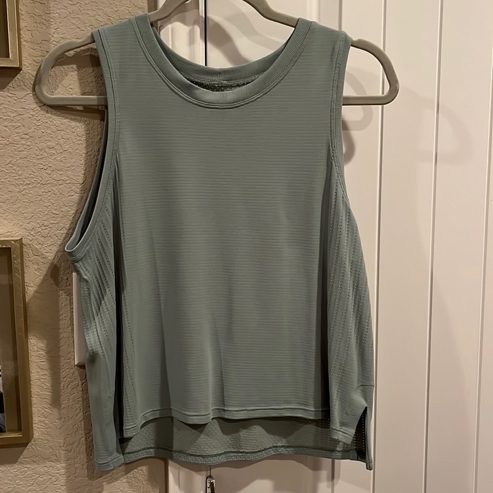 Lululemon Train to Be tank - size 8